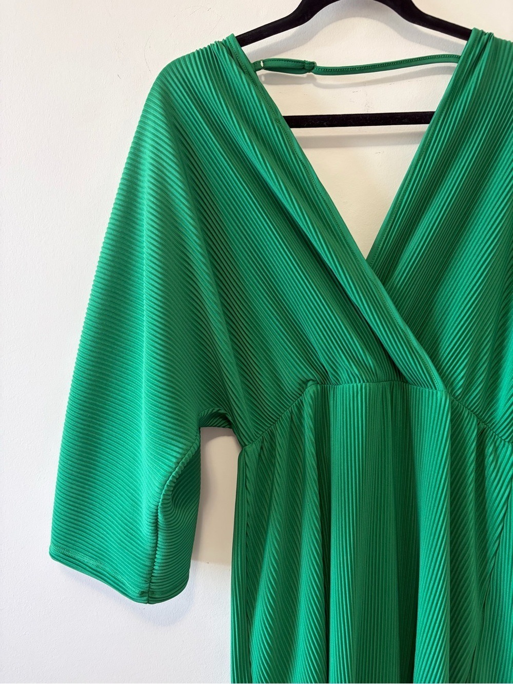 By Anthropologie Plisse V-Neck Wrap Midi Dress Emerald Kelly Green Size Small - Picture 6 of 16